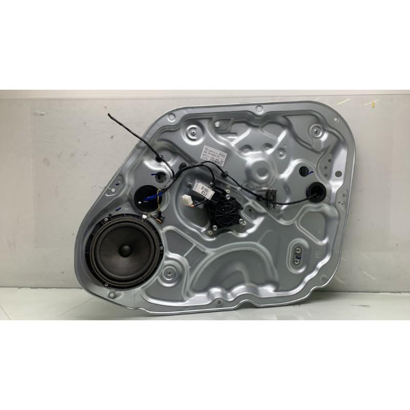 Leve vitre electrique avant droit HYUNDAI IX 20 Photo n°4