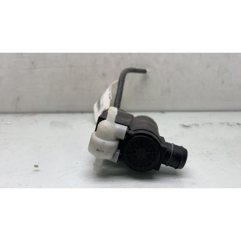 Pompe lave glace avant HYUNDAI IX 20 Photo n°1