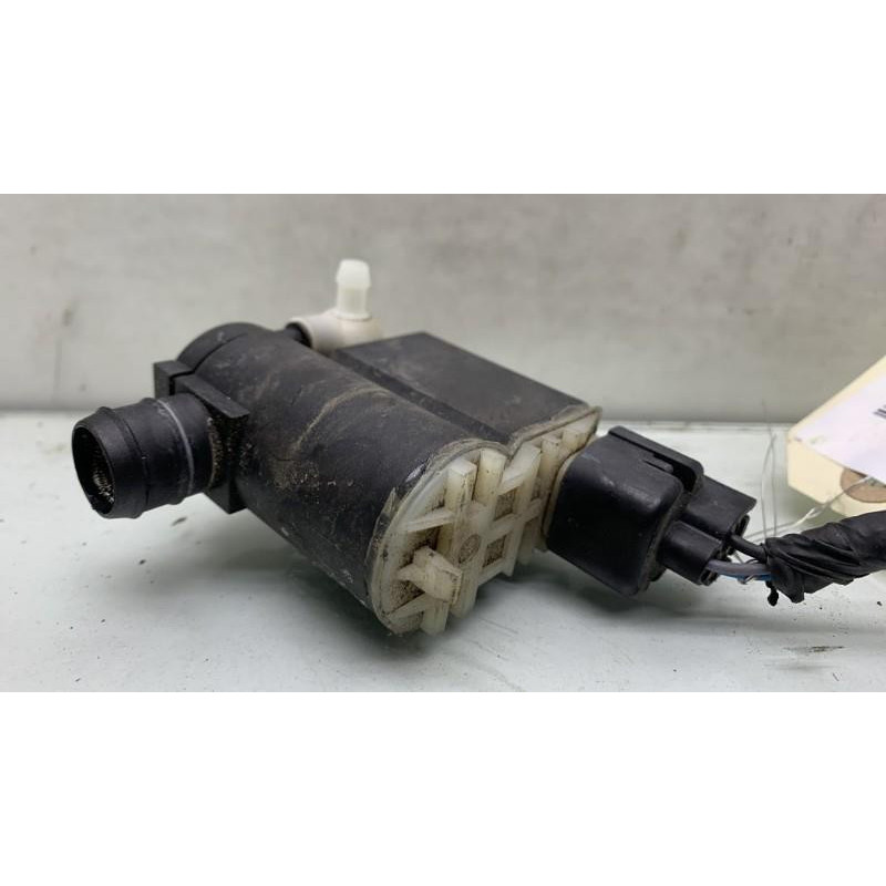 Pompe lave glace avant HYUNDAI IX 20 Photo n°2