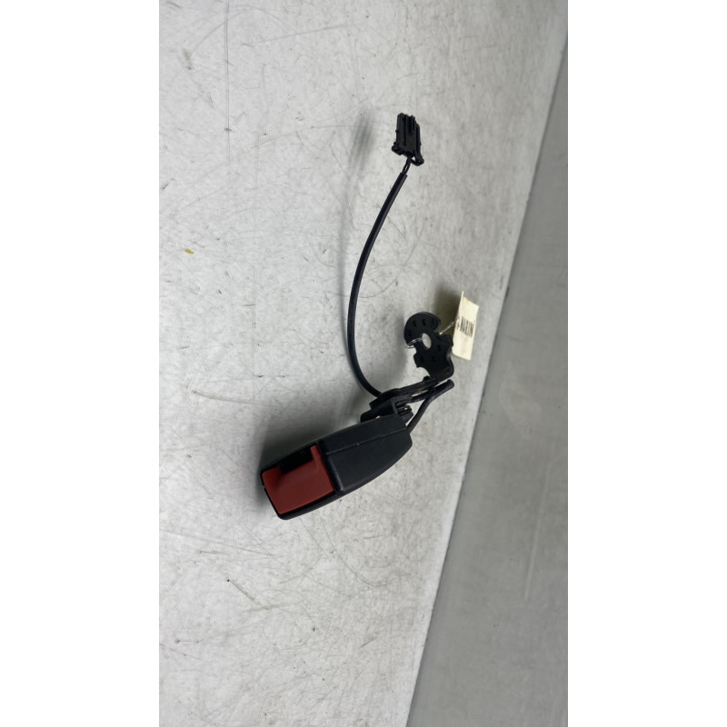 Attache ceinture arriere droit AUDI A1 1 Photo n°1