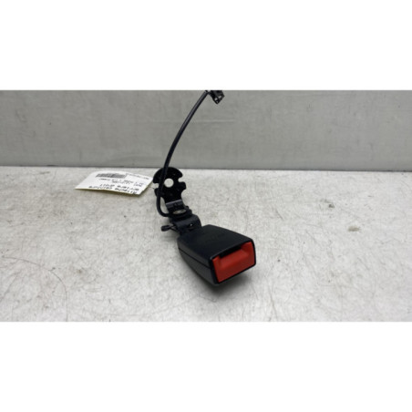 Attache ceinture arriere droit AUDI A1 1