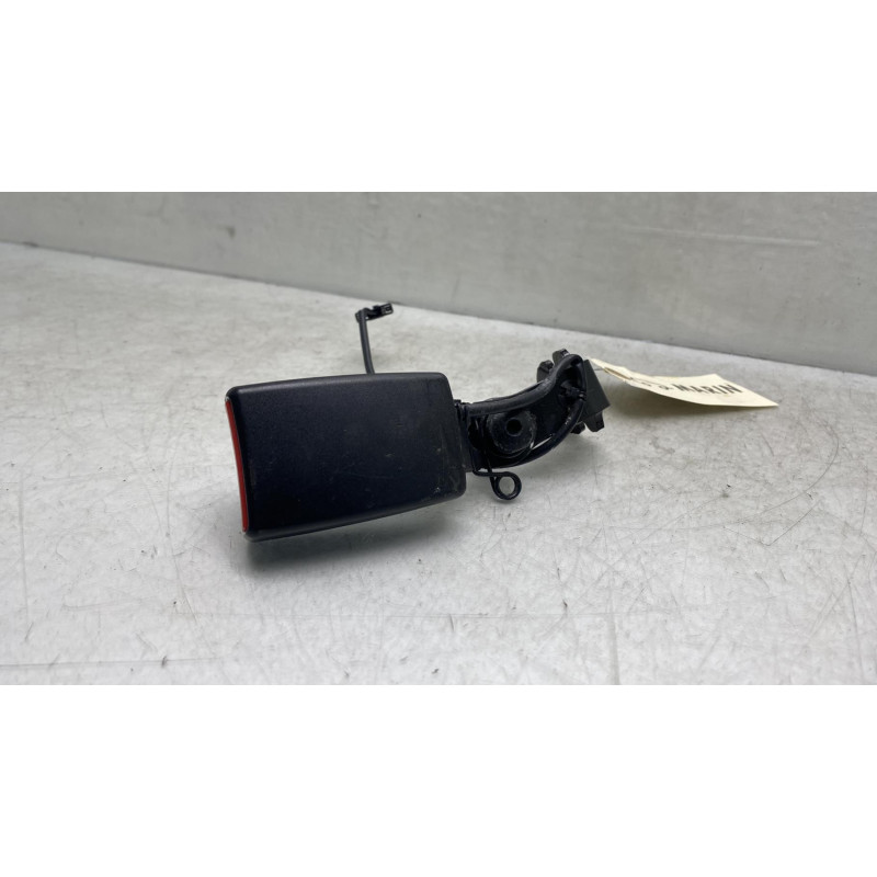 Attache ceinture arriere droit AUDI A1 1 Photo n°3