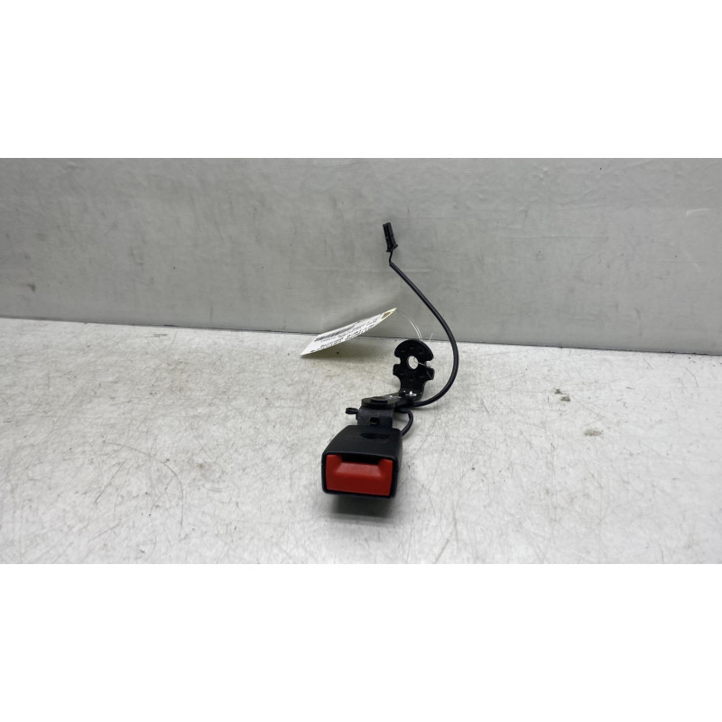 Attache ceinture arriere gauche AUDI A1 1 Photo n°2