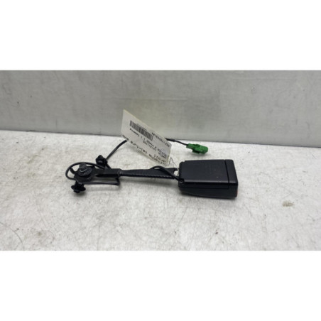 Attache ceinture avant droit DACIA DUSTER 2
