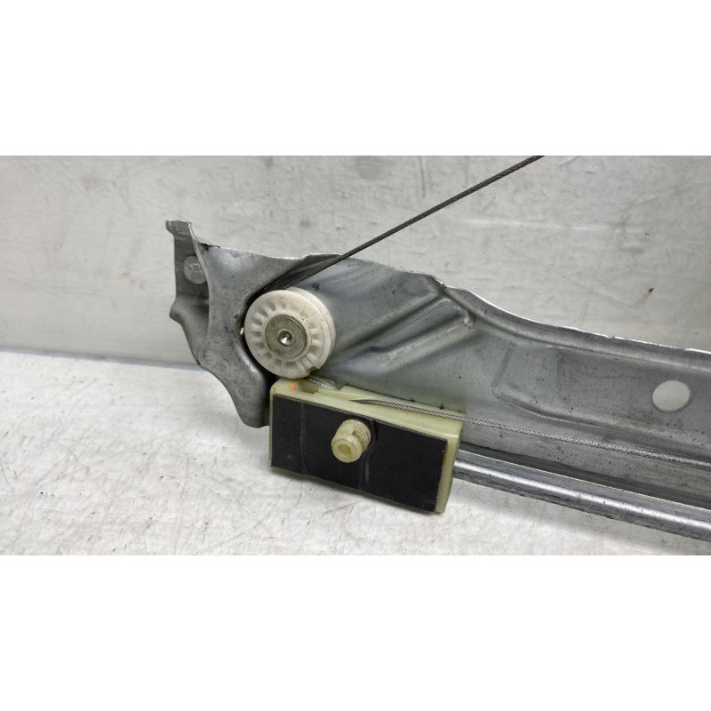 Leve vitre mecanique arriere gauche DACIA DUSTER 2 Photo n°3