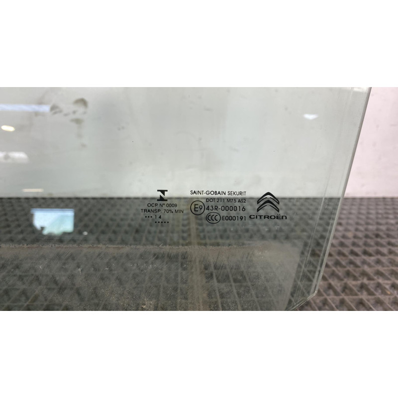 Vitre avant gauche CITROEN C4 PICASSO 2 Photo n°4