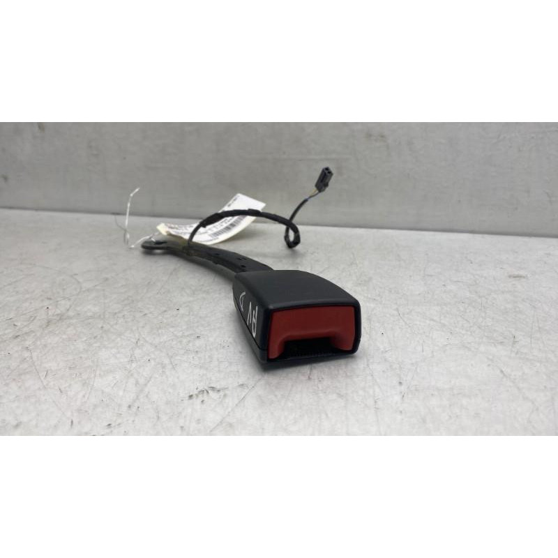 Attache ceinture avant droit VOLKSWAGEN GOLF 7 Photo n°3