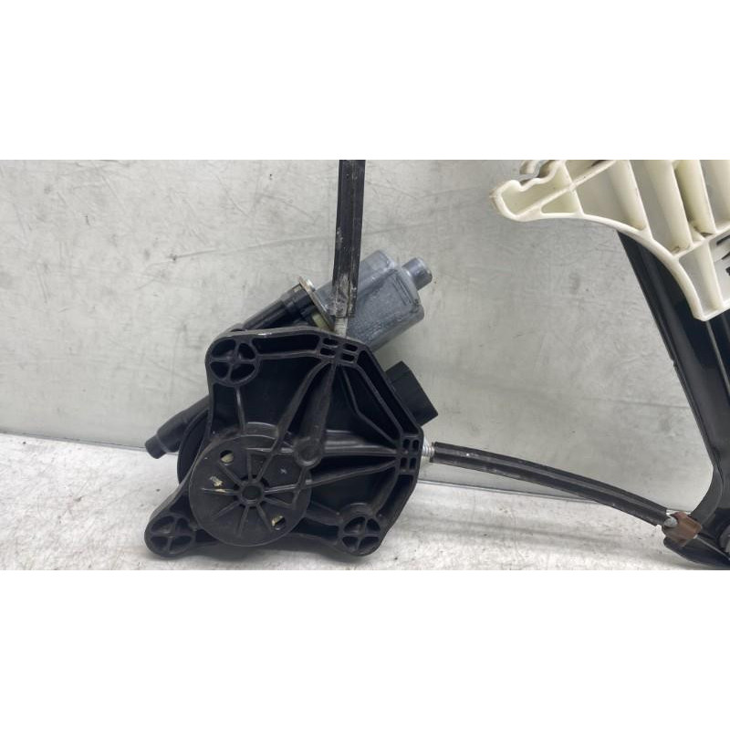 Leve vitre electrique arriere gauche VOLKSWAGEN GOLF 7 Photo n°4
