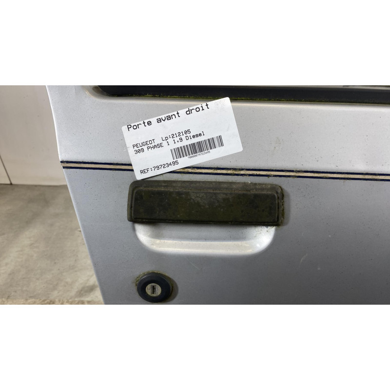 Porte avant droit PEUGEOT 309 Photo n°6