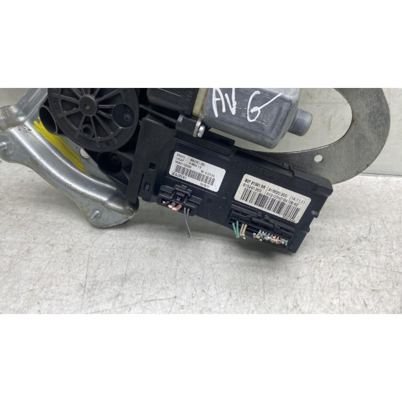 Leve vitre electrique avant gauche RENAULT MEGANE 3 Photo n°4