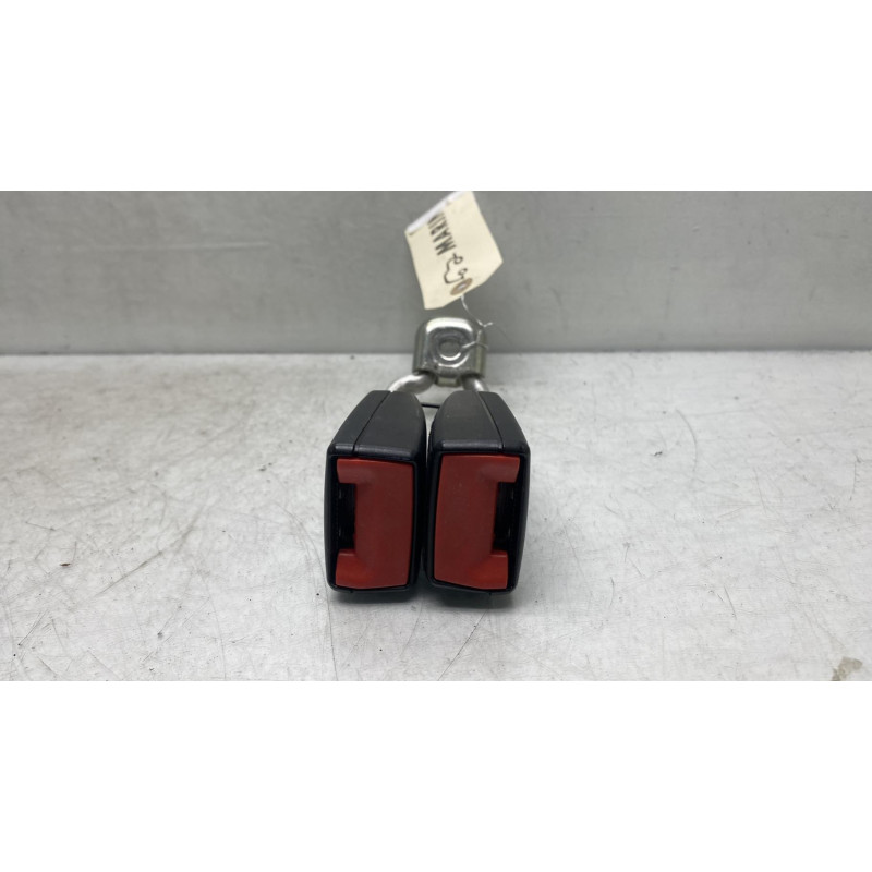 Attache ceinture arriere gauche SEAT IBIZA 4 Photo n°1