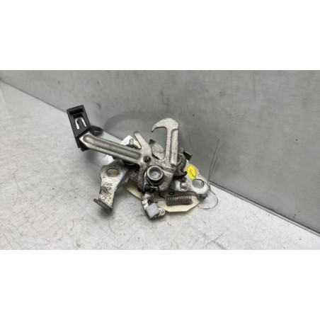 Fermeture de capot PEUGEOT 3008 1