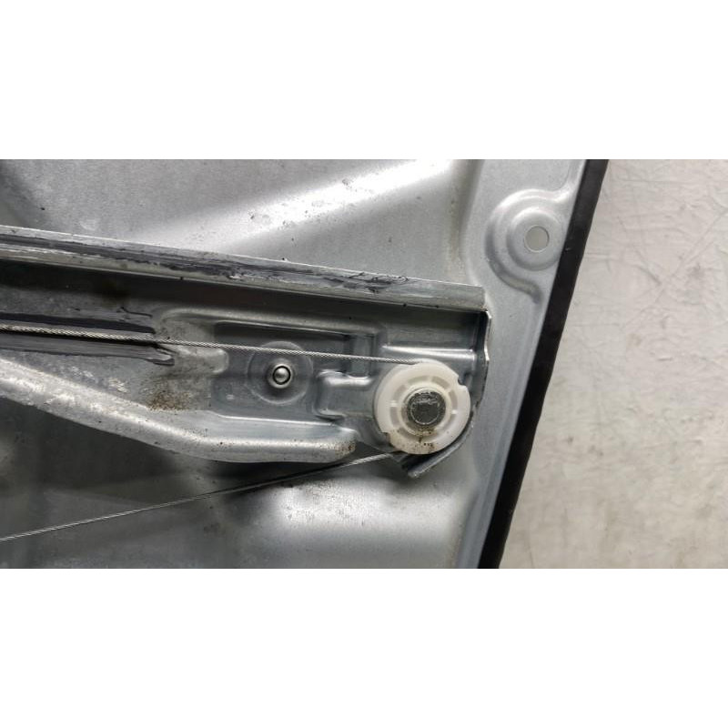 Leve vitre electrique arriere droit KIA CEE-D 1 Photo n°4