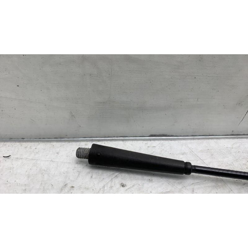 Antenne SUZUKI SWIFT 3 Photo n°1