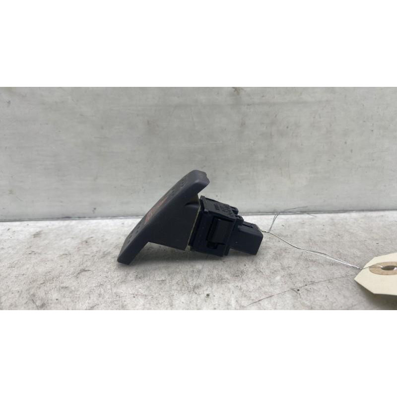 Bouton de warning SUZUKI SWIFT 3 Photo n°3