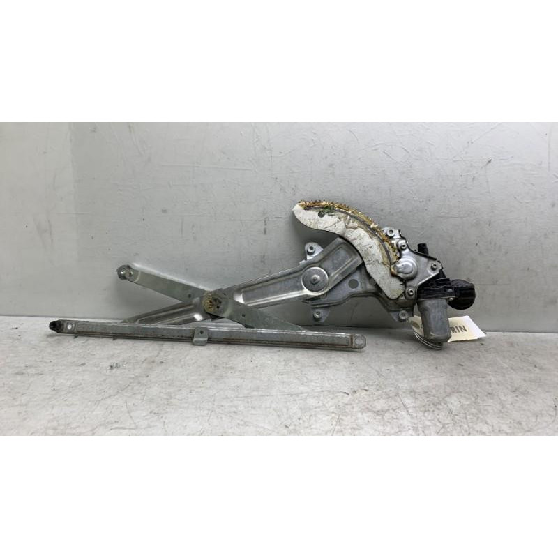 Leve vitre electrique avant gauche SUZUKI SWIFT 3 Photo n°3