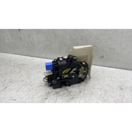 Serrure avant droit VOLKSWAGEN POLO 4