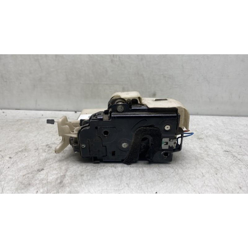 Serrure avant droit VOLKSWAGEN POLO 4 Photo n°3