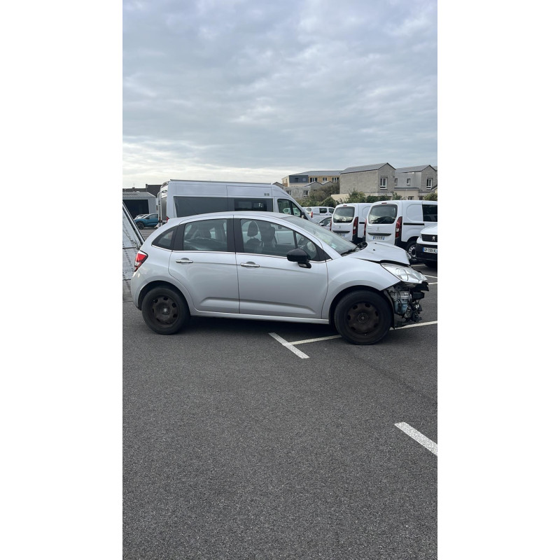 Feu arriere secondaire droit (feux) CITROEN C3 2 Photo n°4