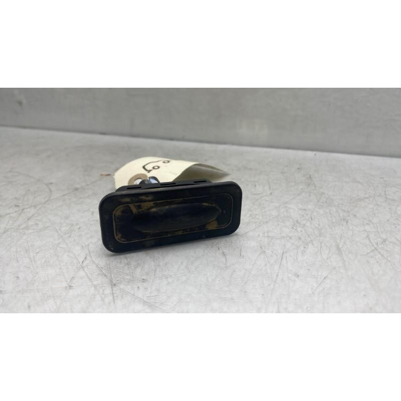 Bouton de coffre RENAULT GRAND SCENIC 3 Photo n°2