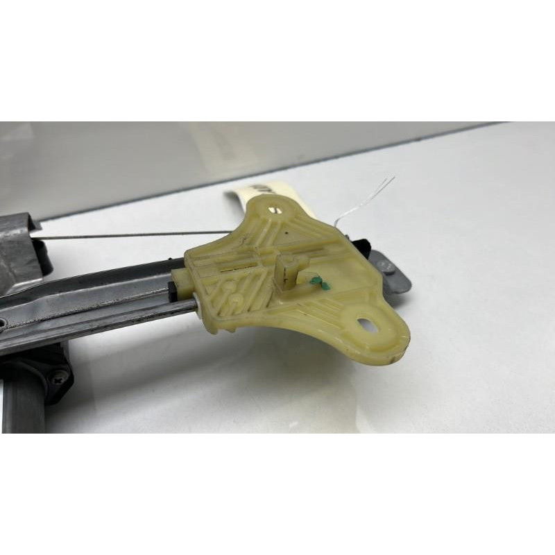 Leve vitre electrique avant gauche RENAULT CLIO 4 Photo n°5