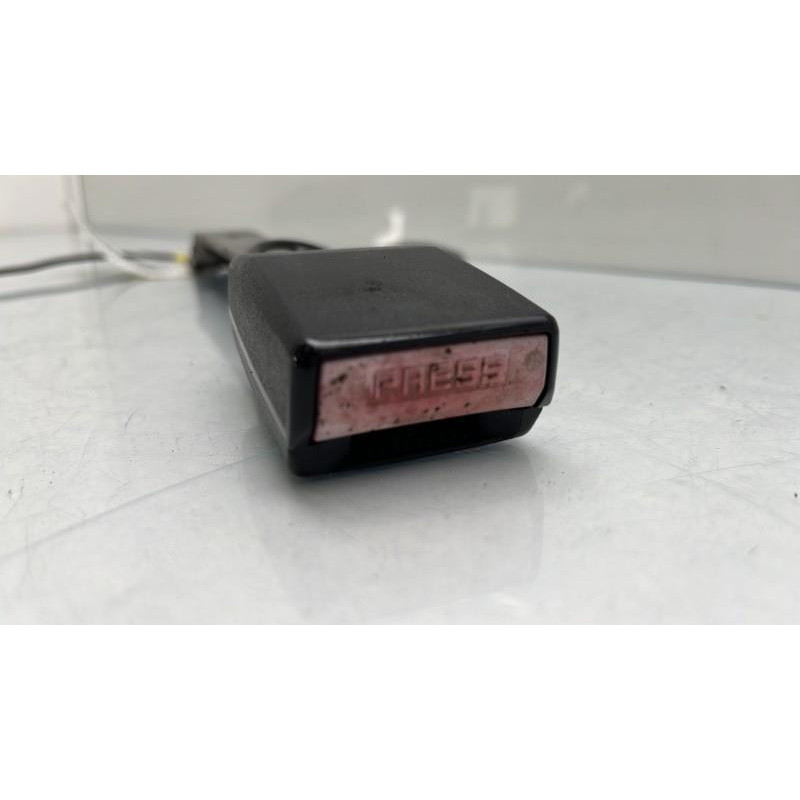 Attache ceinture avant droit NISSAN QASHQAI 1 Photo n°1