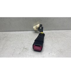 Attache ceinture arriere droit TOYOTA AURIS 1