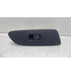 Interrupteur de leve vitre avant droit TOYOTA AURIS 1