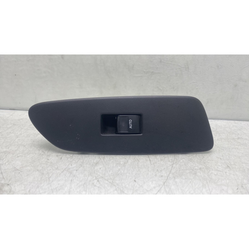 Interrupteur de leve vitre avant droit TOYOTA AURIS 1 Photo n°3