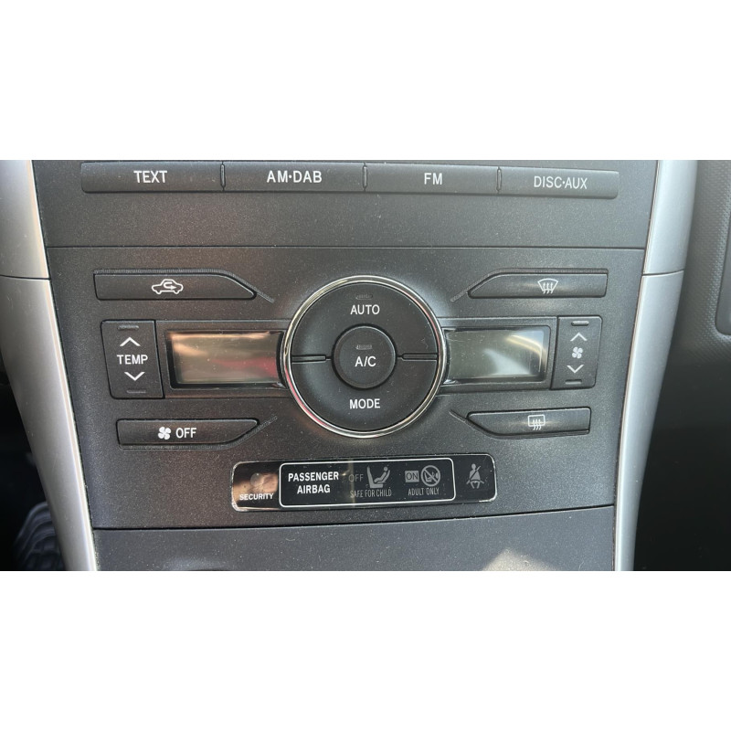 Crochet de remorquage TOYOTA AURIS 1 Photo n°4