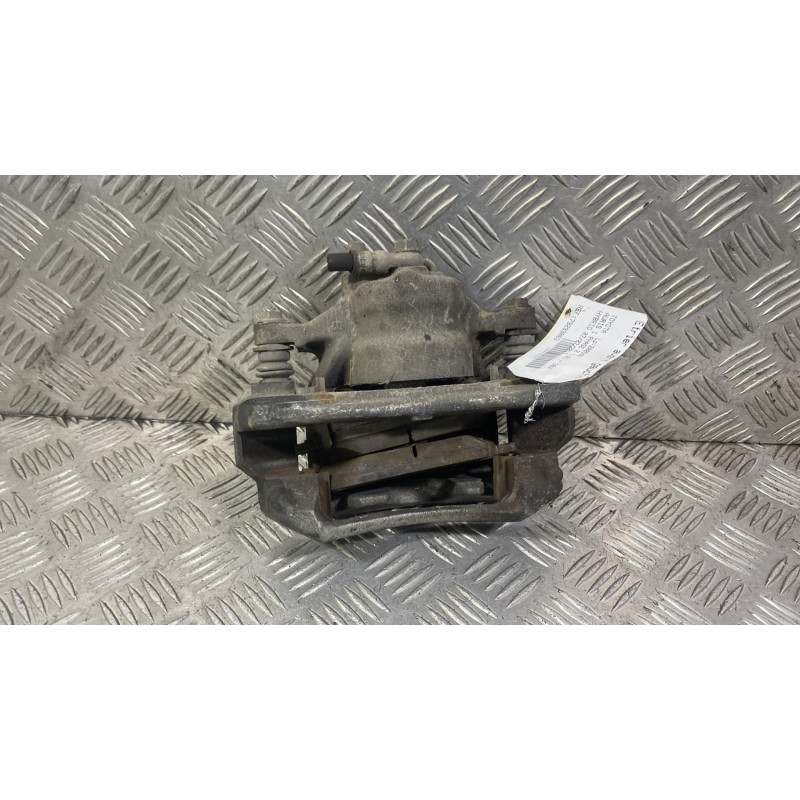 Etrier avant gauche (freinage) TOYOTA AURIS 1 Photo n°3