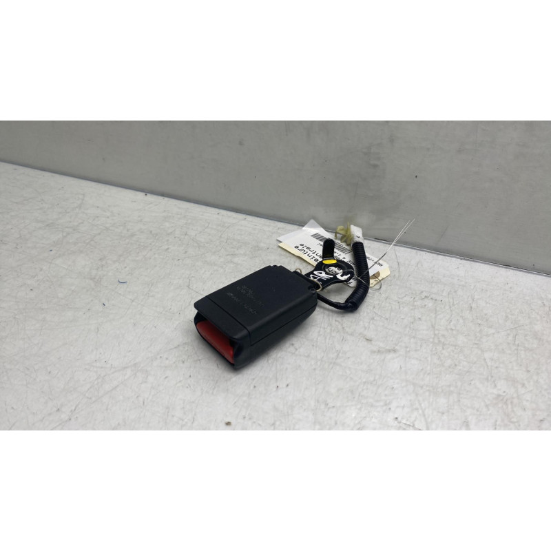 Attache ceinture arriere centrale KIA SPORTAGE 4 Photo n°1