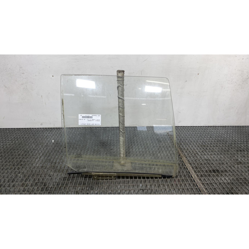 Vitre arriere droit RENAULT CLIO 1 Photo n°3