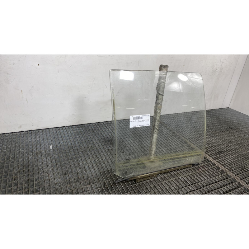 Vitre arriere droit RENAULT CLIO 1 Photo n°4