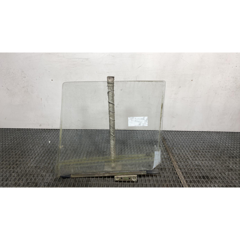 Vitre arriere droit RENAULT CLIO 1 Photo n°5