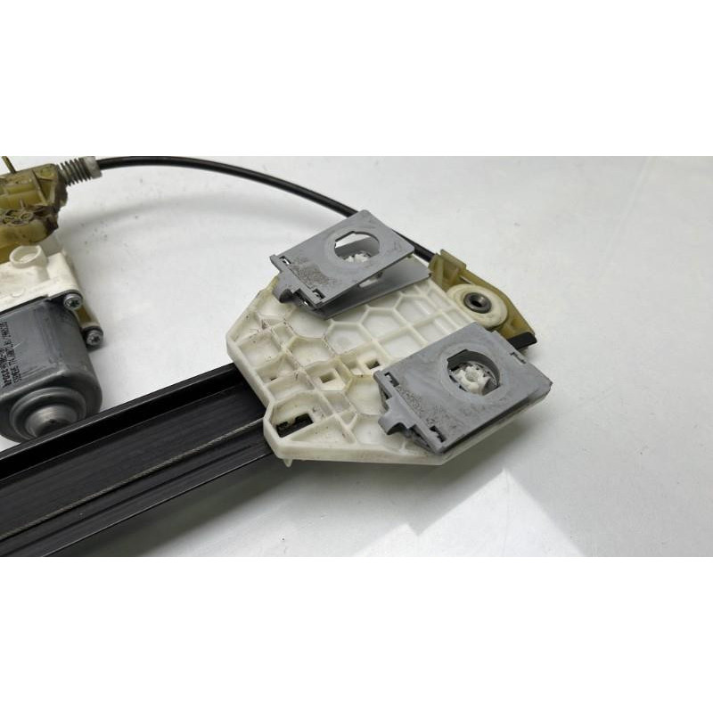 Leve vitre electrique arriere gauche AUDI A6 3 Photo n°10