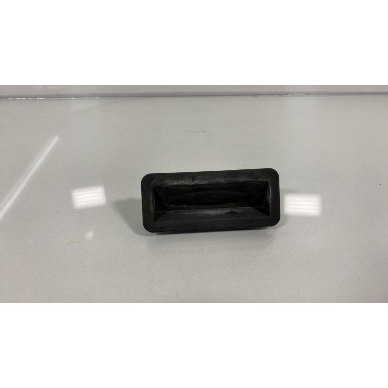 Bouton de coffre FORD FIESTA 6 Photo n°1