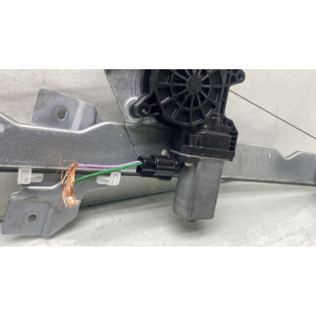 Leve vitre electrique avant droit DACIA DUSTER 1 Photo n°1