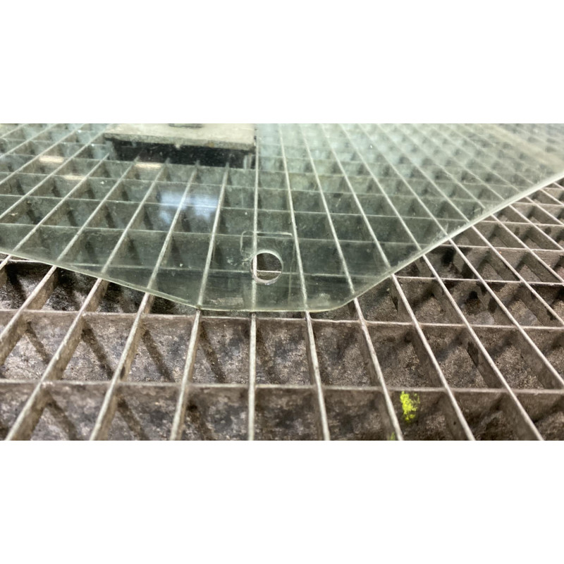 Vitre arriere droit CITROEN C4 GRAND PICASSO 1 Photo n°2