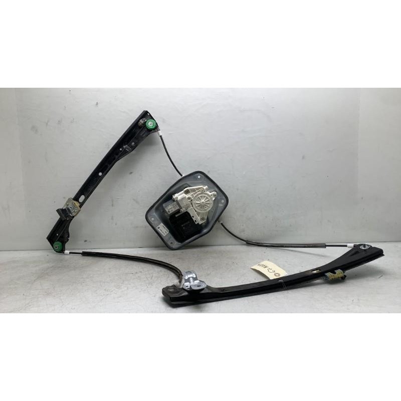 Leve vitre electrique avant droit VOLKSWAGEN JETTA 3 Photo n°4