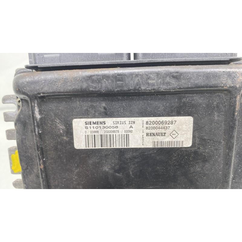 Calculateur moteur RENAULT CLIO 2 Photo n°2