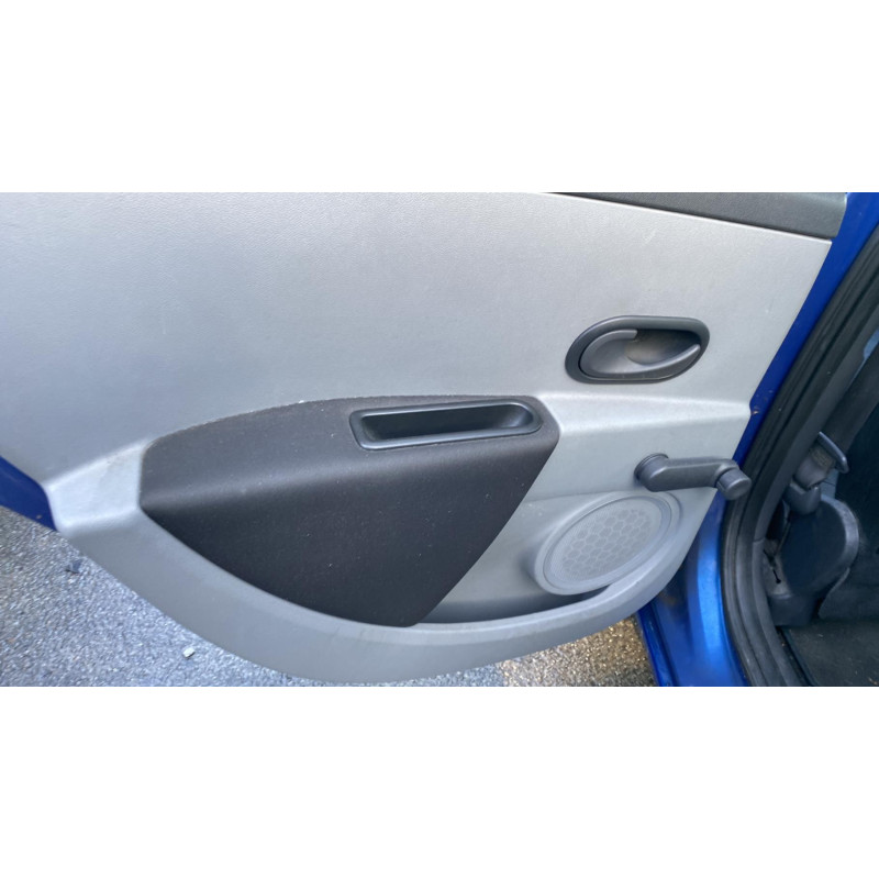Trappe d'essence RENAULT CLIO 3 Photo n°9