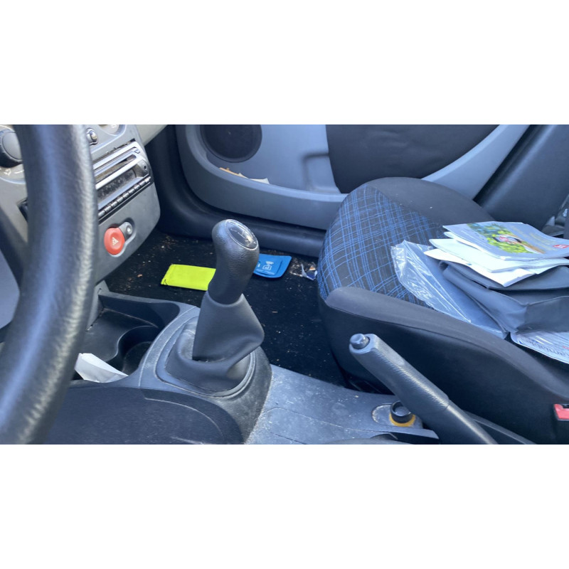 Trappe d'essence RENAULT CLIO 3 Photo n°18