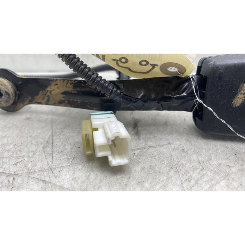 Attache ceinture avant droit KIA PICANTO 3 Photo n°3