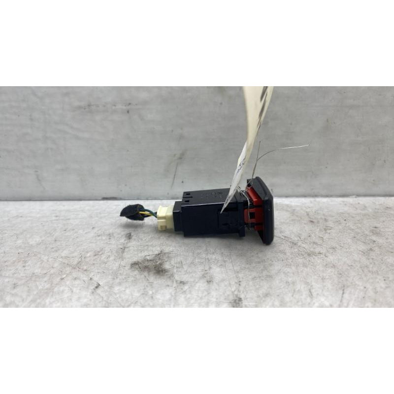 Bouton de warning KIA PICANTO 3 Photo n°2