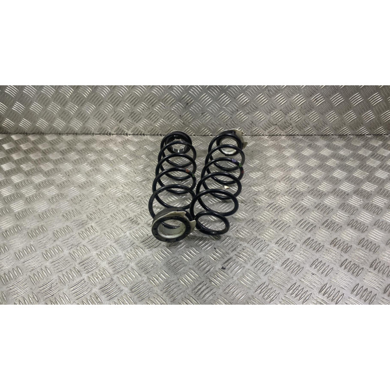 Ressort de suspension arriere droit PEUGEOT 208 2 Photo n°1