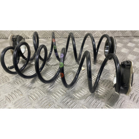 Ressort de suspension arriere droit PEUGEOT 208 2