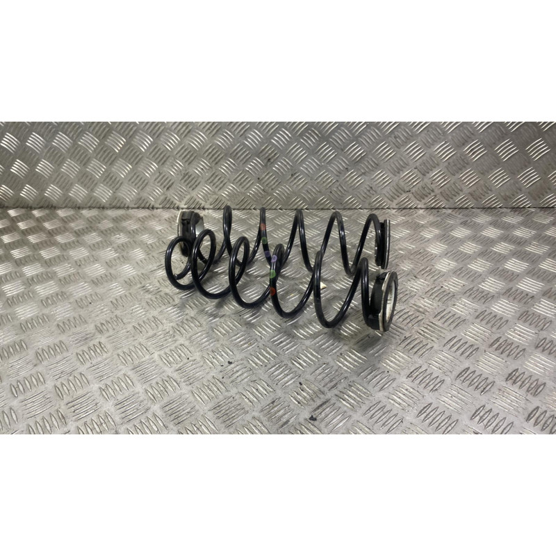 Ressort de suspension arriere droit PEUGEOT 208 2 Photo n°3