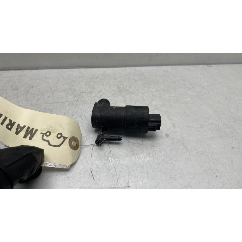Pompe lave glace arriere TOYOTA VERSO Photo n°1
