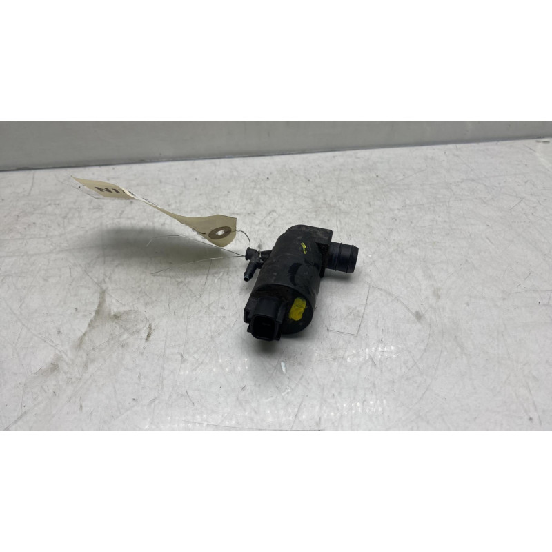 Pompe lave glace arriere TOYOTA VERSO Photo n°2